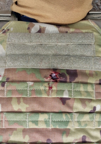 Plate Carrier mit Einschusslöcherns