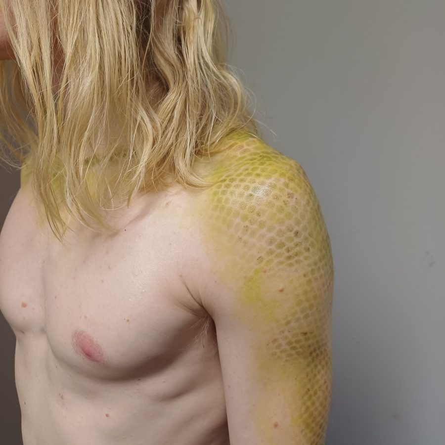 Ilo seitlich Oberkörper