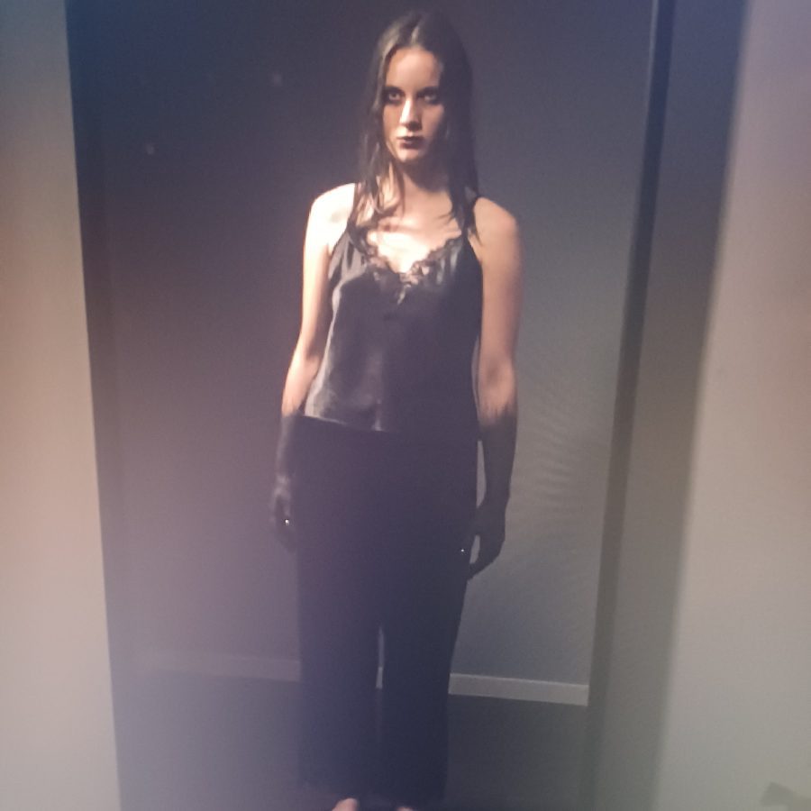 Dunkles Wesen im Spiegel