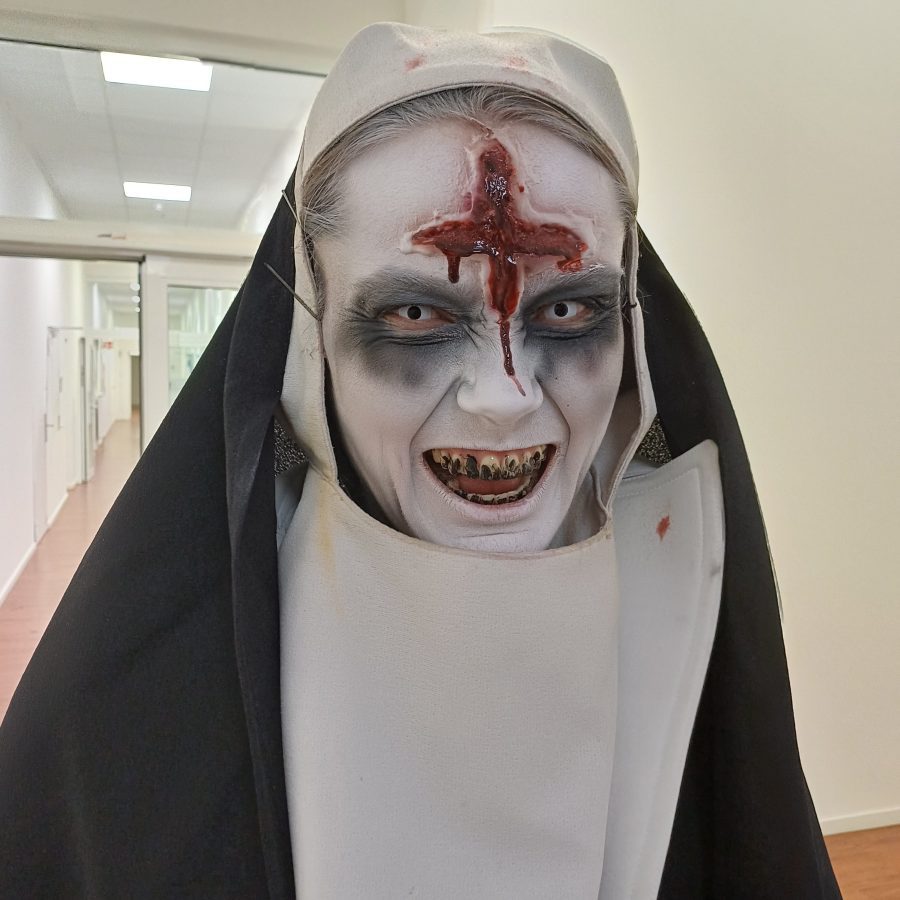 Zombie Nonne Nahansicht